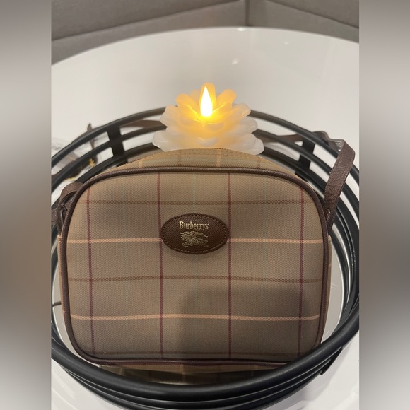 Burberry vintage crossbody bag with COA - Picture 1 of 7